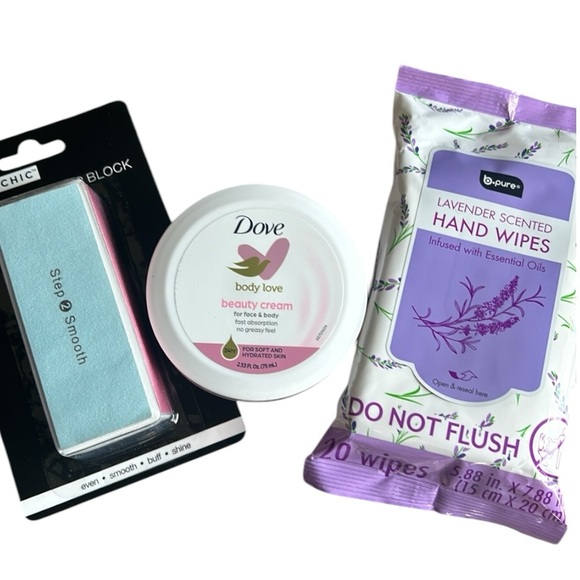 Flamingo Print Trio Set Pink Cosmetic Bag
White and Pink with free items NWOT - Picture 7 of 11